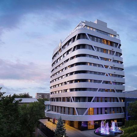 Doubletree By Hilton Almaty Hotel Eksteriør billede