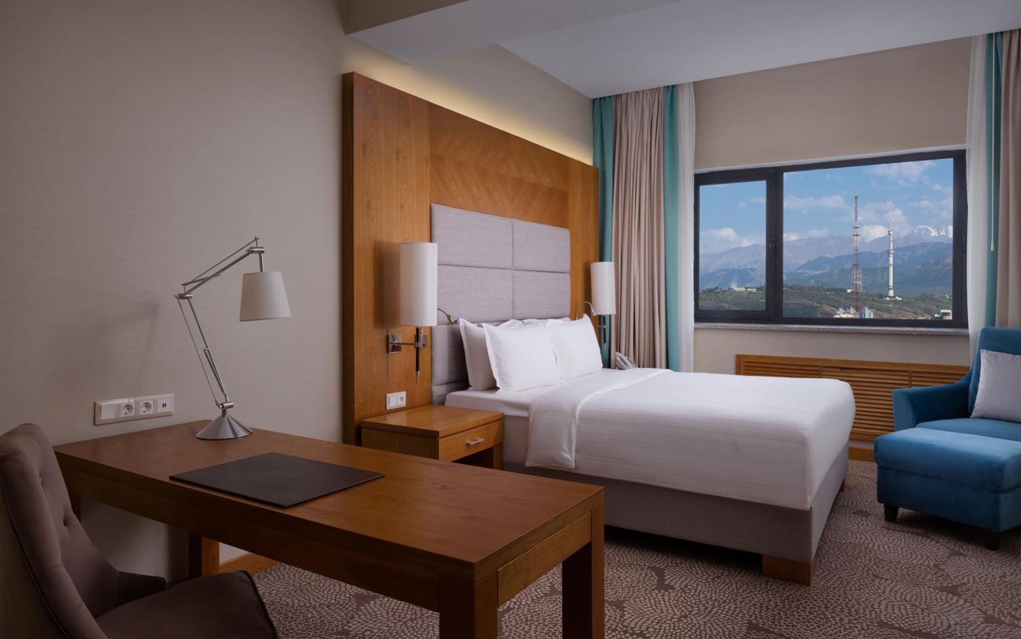 Doubletree By Hilton Almaty Hotel Eksteriør billede