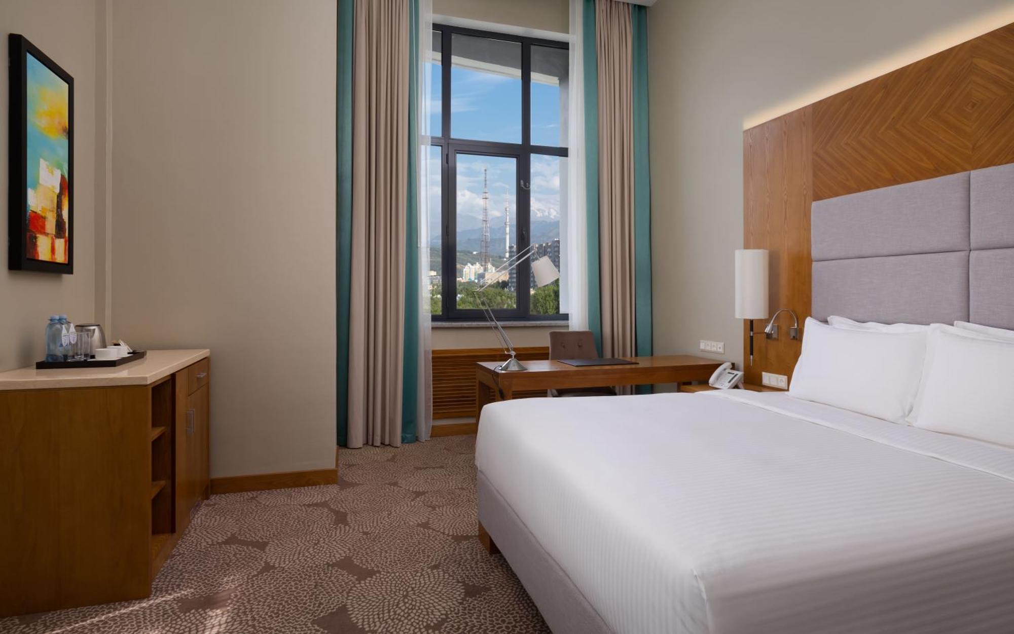 Doubletree By Hilton Almaty Hotel Eksteriør billede
