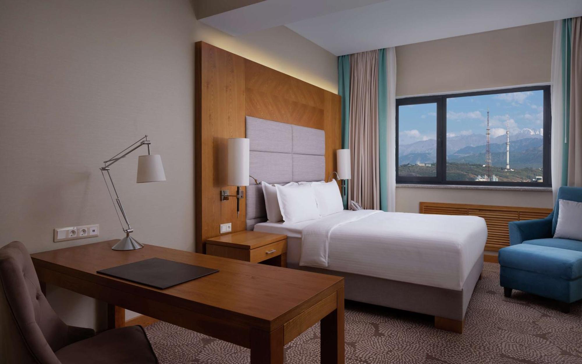 Doubletree By Hilton Almaty Hotel Eksteriør billede