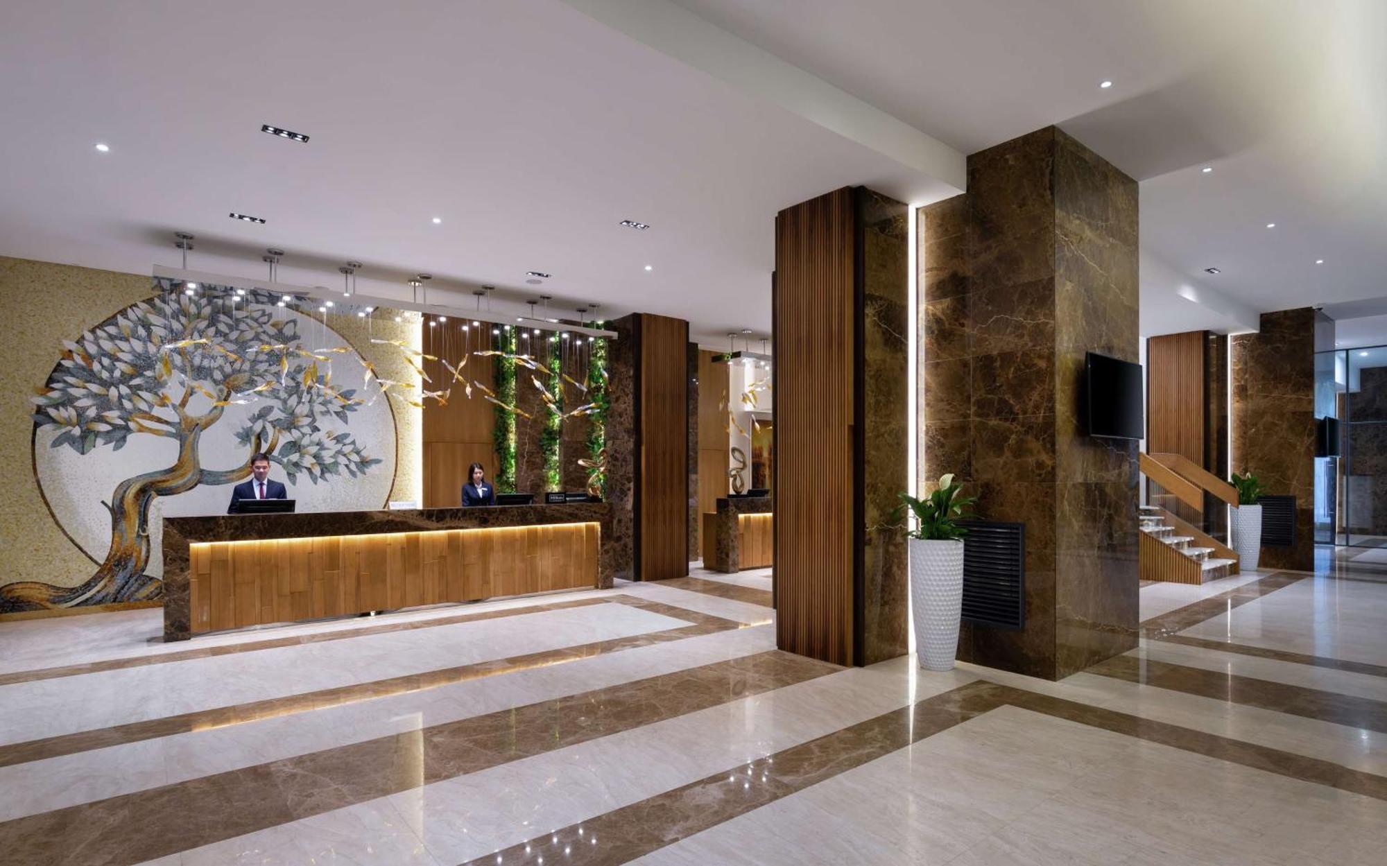Doubletree By Hilton Almaty Hotel Eksteriør billede