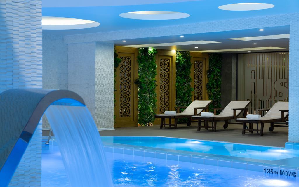 Doubletree By Hilton Almaty Hotel Eksteriør billede